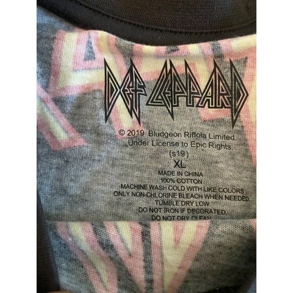 Def Leppard Women's Cropped cotton T-Shirt With Bold Graphic Print size XL - Picture 8 of 9